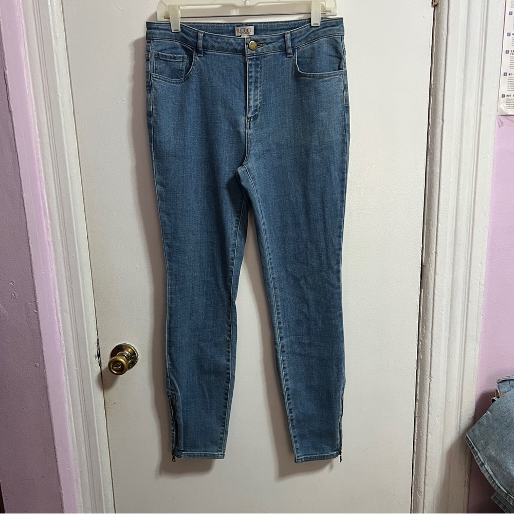 Logo by Lori Goldstein Skinny Zipper Jeans